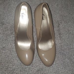 Size 11 Classic Pumps